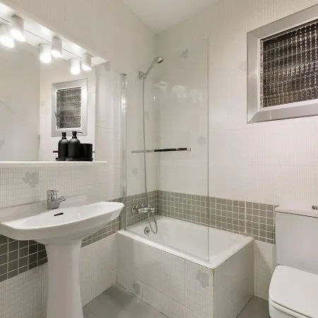 Apartment Serralada - 4 Bedrooms And Terrace In Sant Gervasi